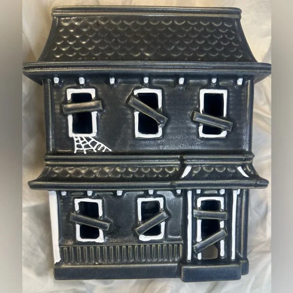 🩶 👻Pottery Barn Ceramic Haunted House - Dark Gray Medium🩶👻 - Picture 3 of 11